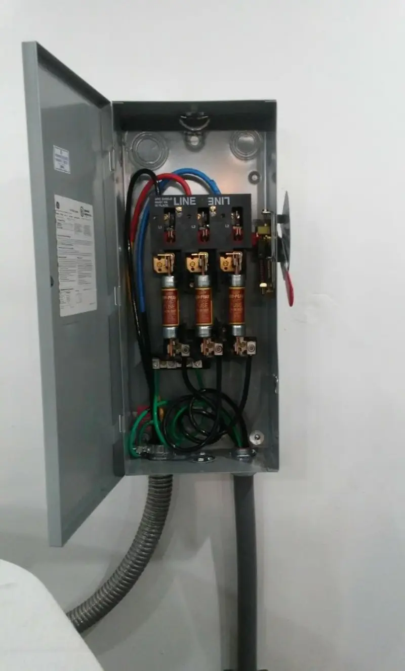 Three-phase disconnect switch installed for Electrical Wiring & Rewiring in Calumet City
